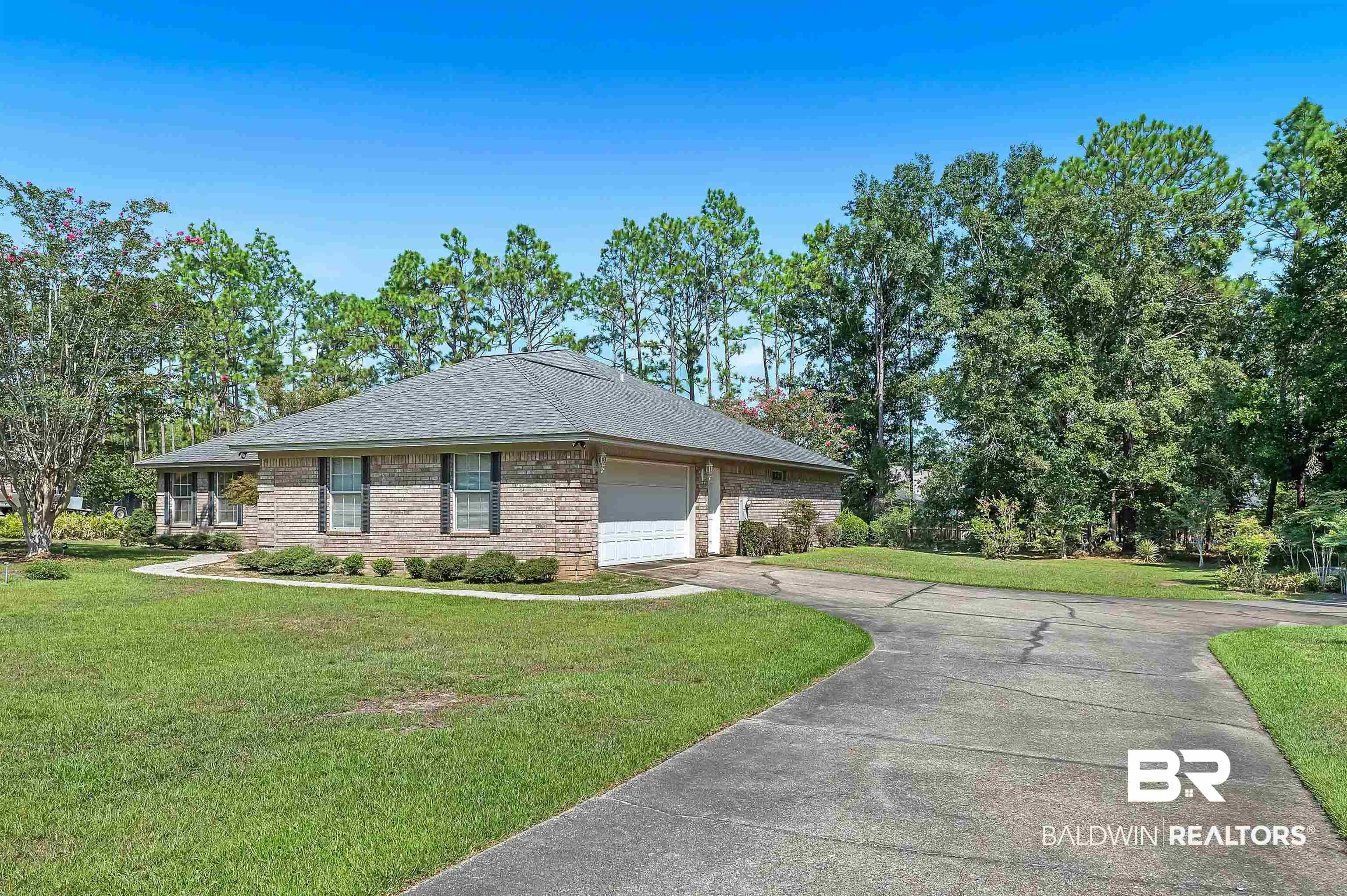 8408 Pinewood Drive Foley, AL 36535 - Photo 3 of 50 Driveway