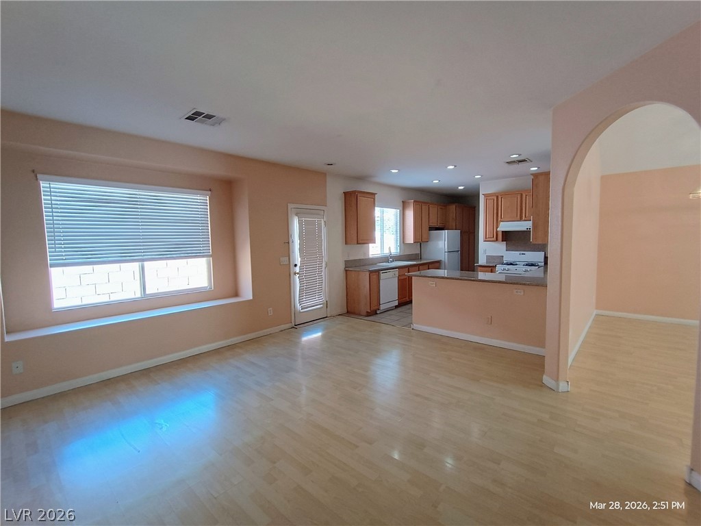 2695 Rimpacific Circle Las Vegas, NV 89146 - Photo 5 of 21