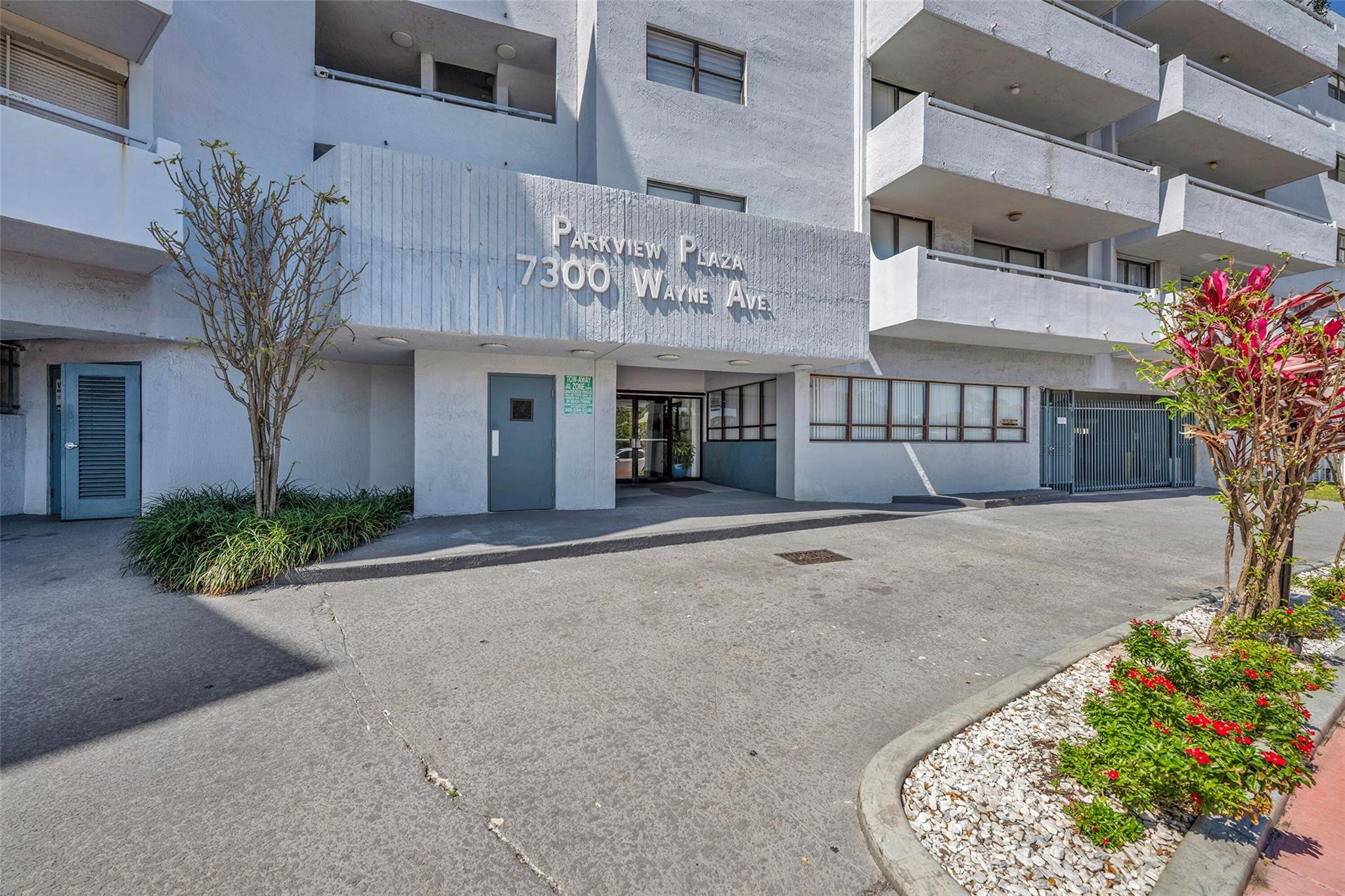 7300 Wayne Avenue, Unit 413 Miami Beach, FL 33141 - Photo 3 of 23 Photo 3