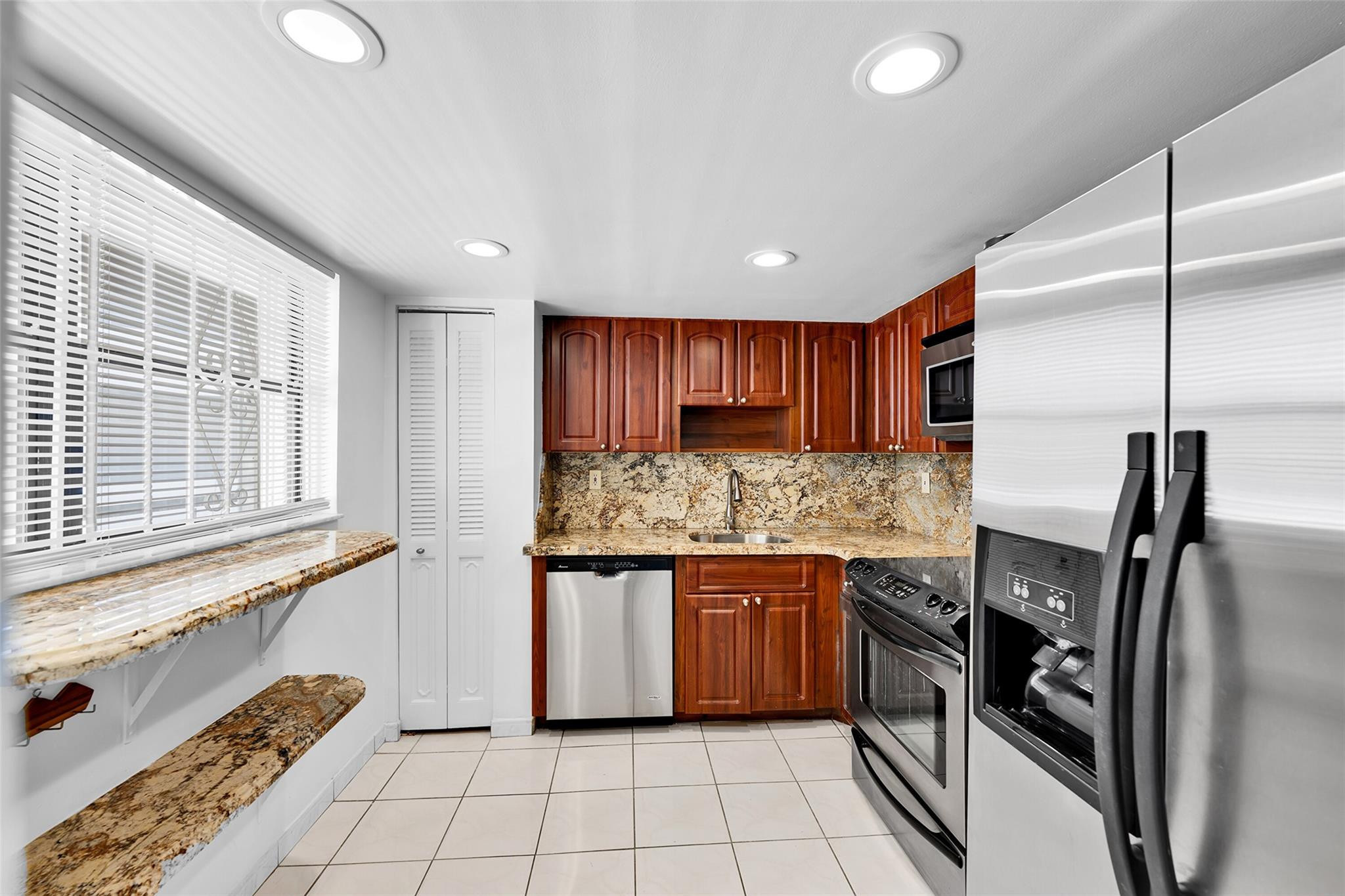 7300 Wayne Avenue, Unit 413 Miami Beach, FL 33141 - Photo 8 of 23 Photo 8