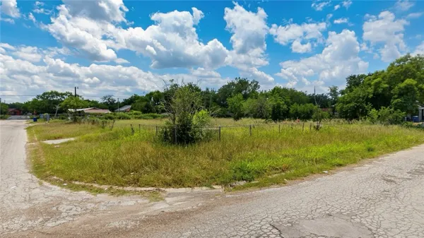 $20,000 | 702 South Gardner Street, Falfurrias, TX 78355