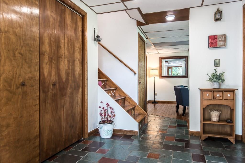 235 Steiner Bridge Road Valencia, PA 16059 - Photo 4 of 25 Gallery Image 4