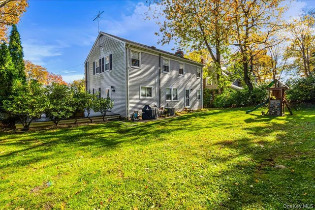 a picture of a living room