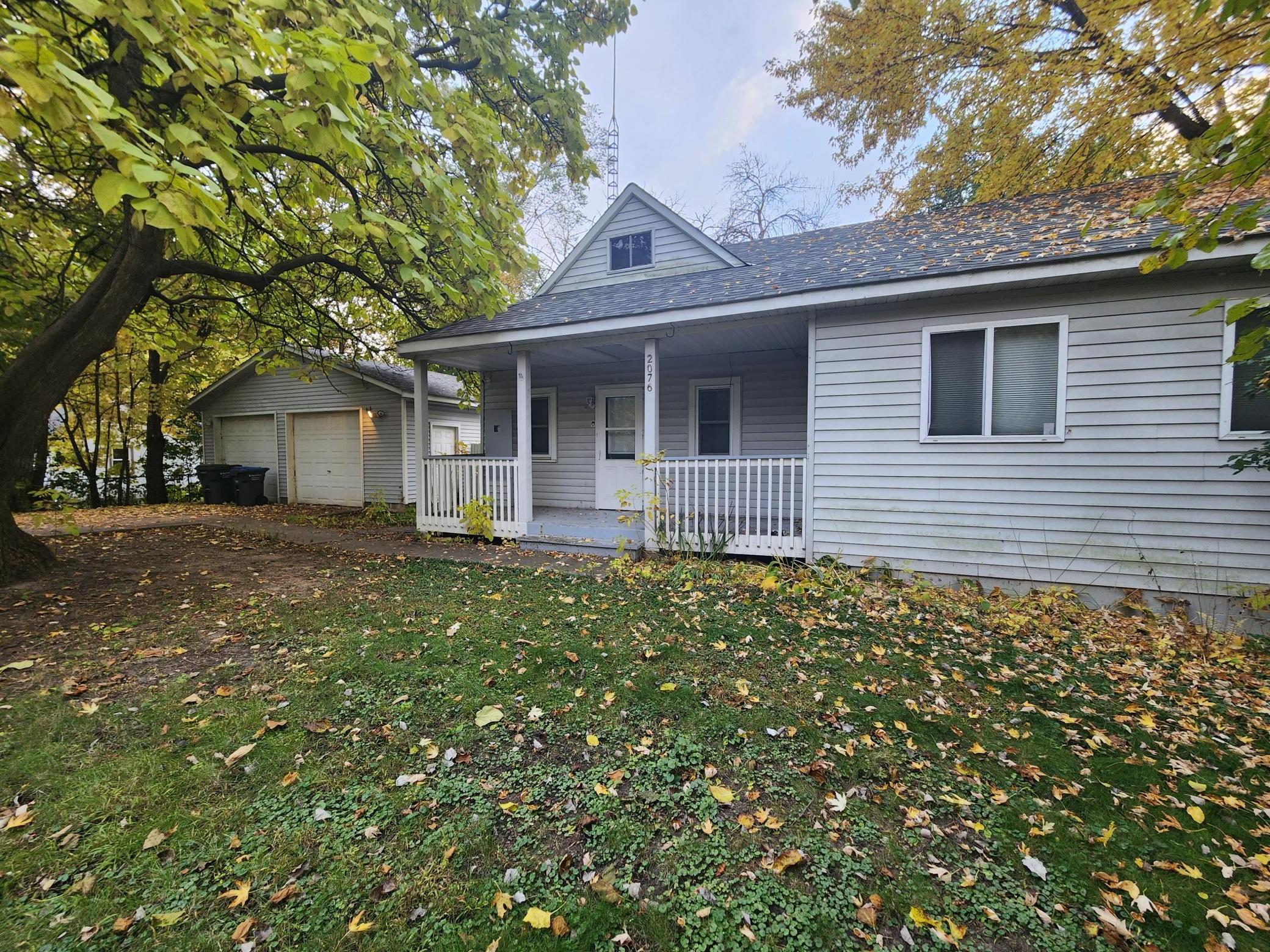 2076 East Flanders Road North St. Paul, MN 55109 - Photo 2 of 9