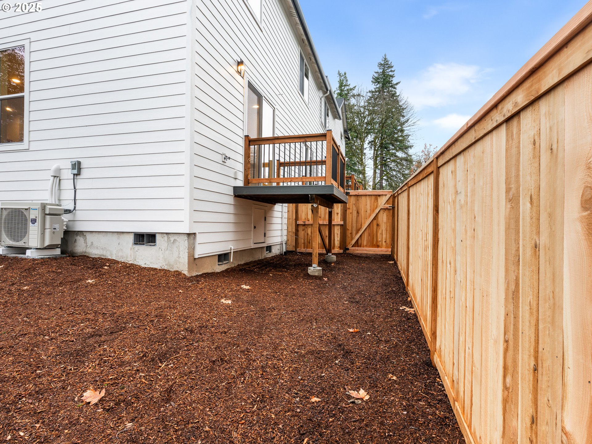 5211 Southwest Vacuna Street Portland, OR 97219 - Photo 13 of 17