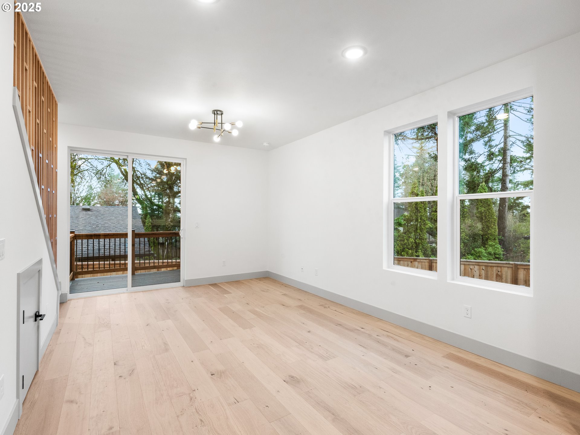 5211 Southwest Vacuna Street Portland, OR 97219 - Photo 3 of 17