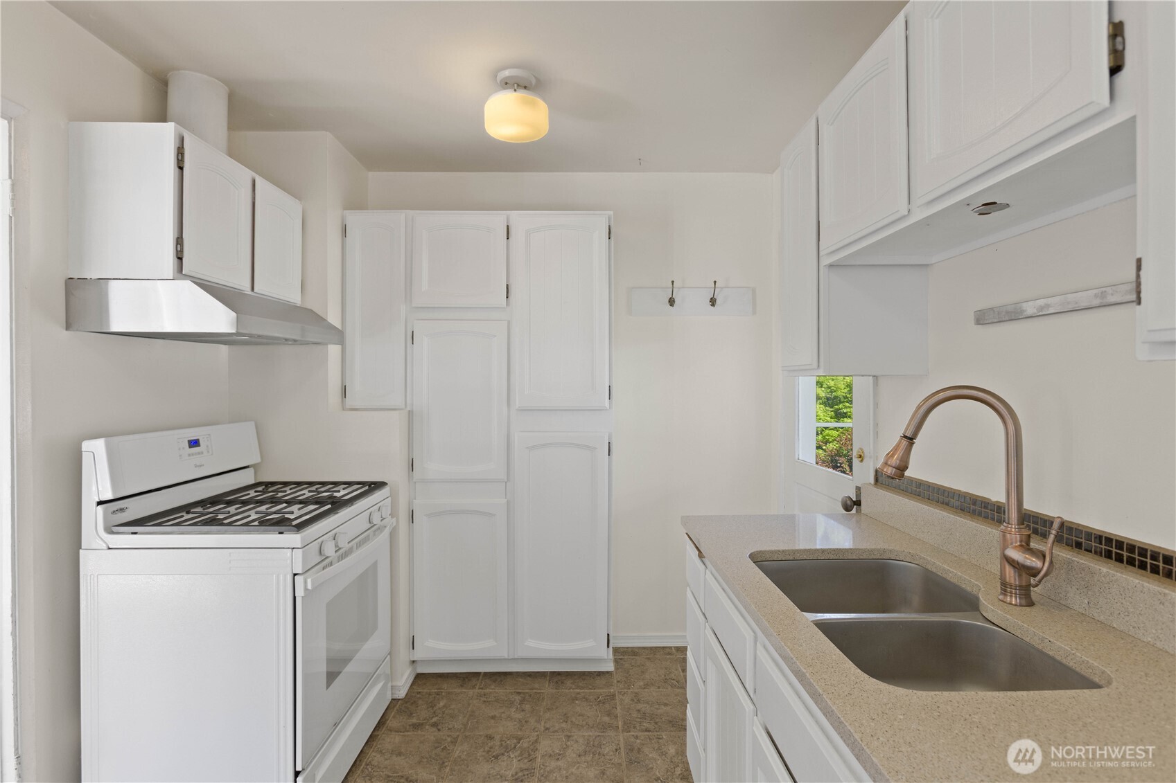 5442 35th Avenue Southwest Seattle, WA 98126 - Photo 13 of 30