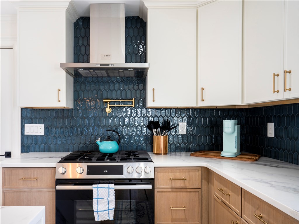 7 Dearborn Street, Unit 2 Newport, RI 02840 - Photo 10 of 25