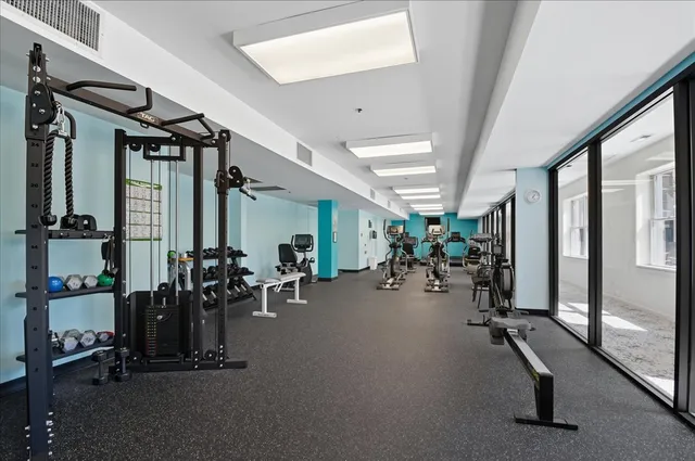 4545 West Touhy Avenue, Unit 319W, Lincolnwood, IL 60712