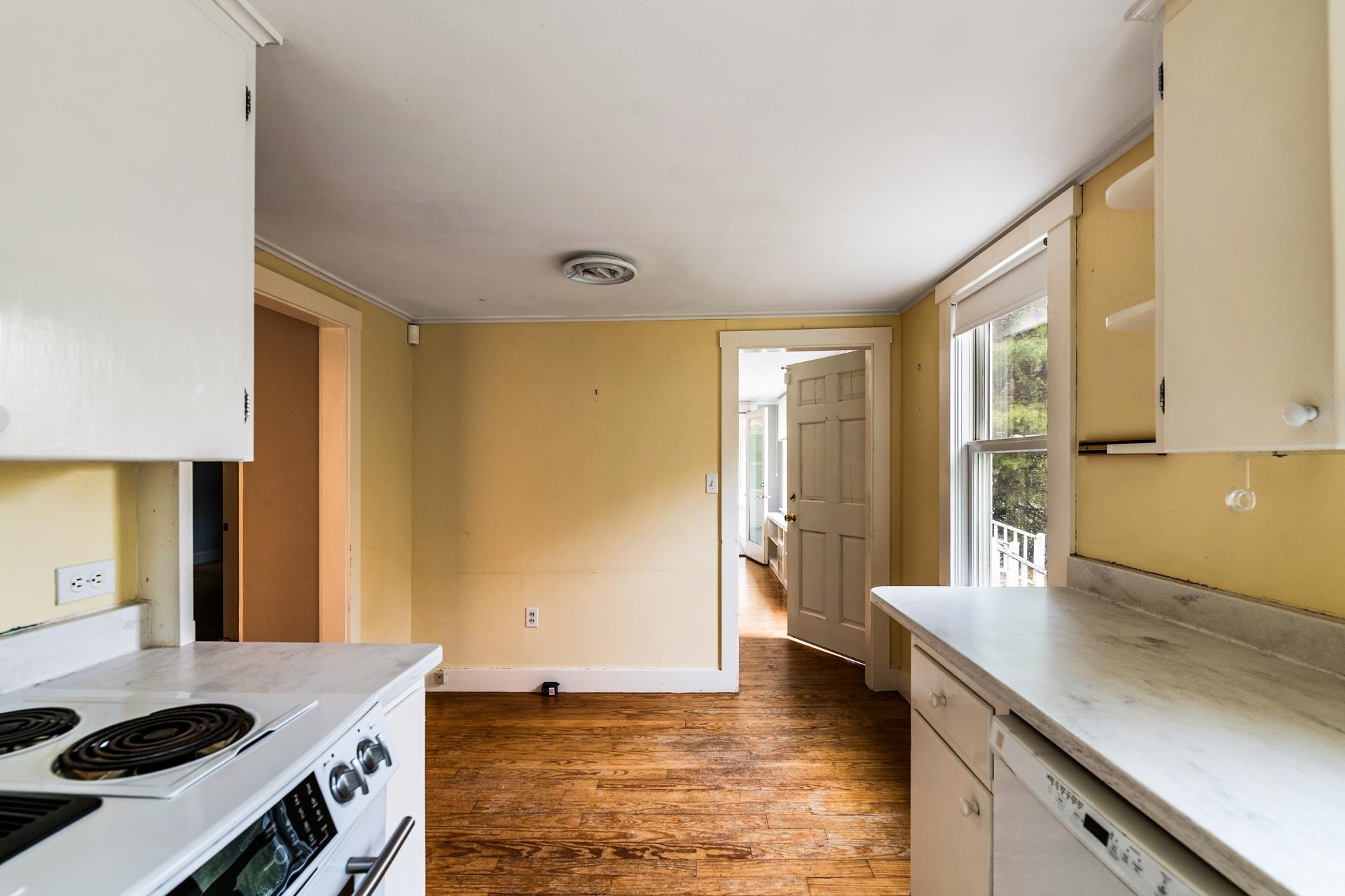 385 Seamans Road New London, NH 03257 - Photo 15 of 42