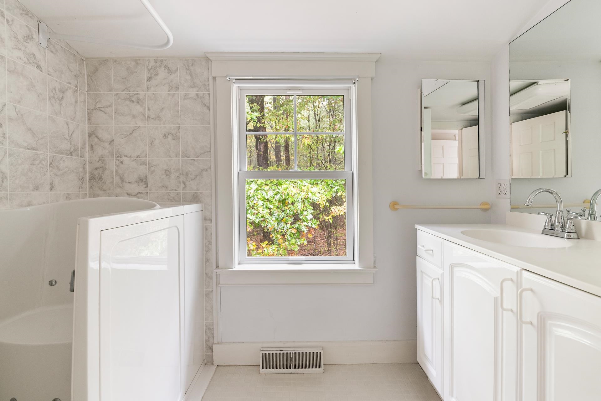 385 Seamans Road New London, NH 03257 - Photo 33 of 42