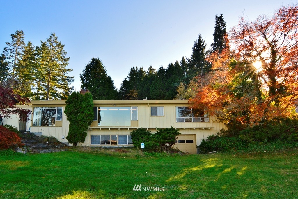 4369 Erlands Point Road Northwest Bremerton, WA 98312 - Photo 2 of 15 Gallery Image 2