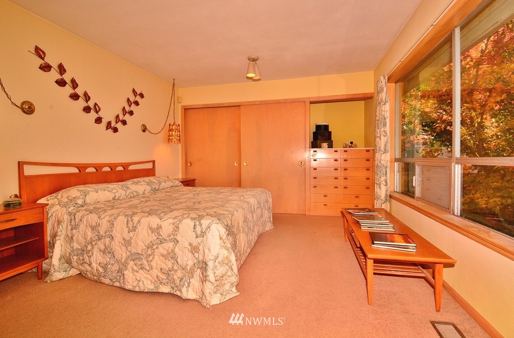 4369 Erlands Point Road Northwest Bremerton, WA 98312 - Photo 12 of 15 Gallery Image 12