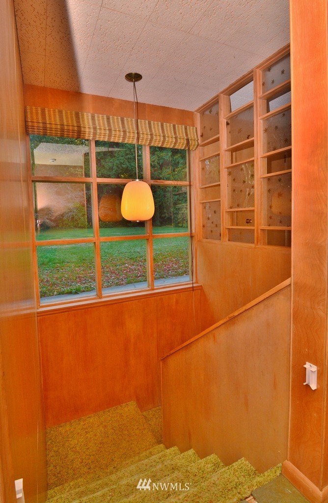 4369 Erlands Point Road Northwest Bremerton, WA 98312 - Photo 9 of 15 Gallery Image 9