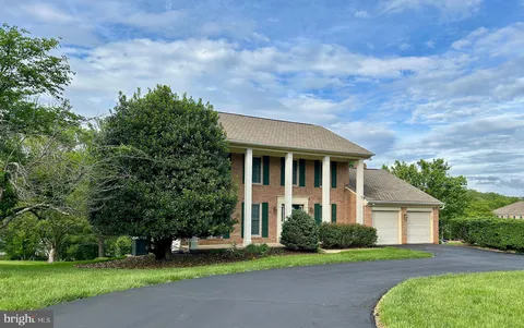 $1,500,000 | 9844 Faust Drive, Vienna, VA 22182
