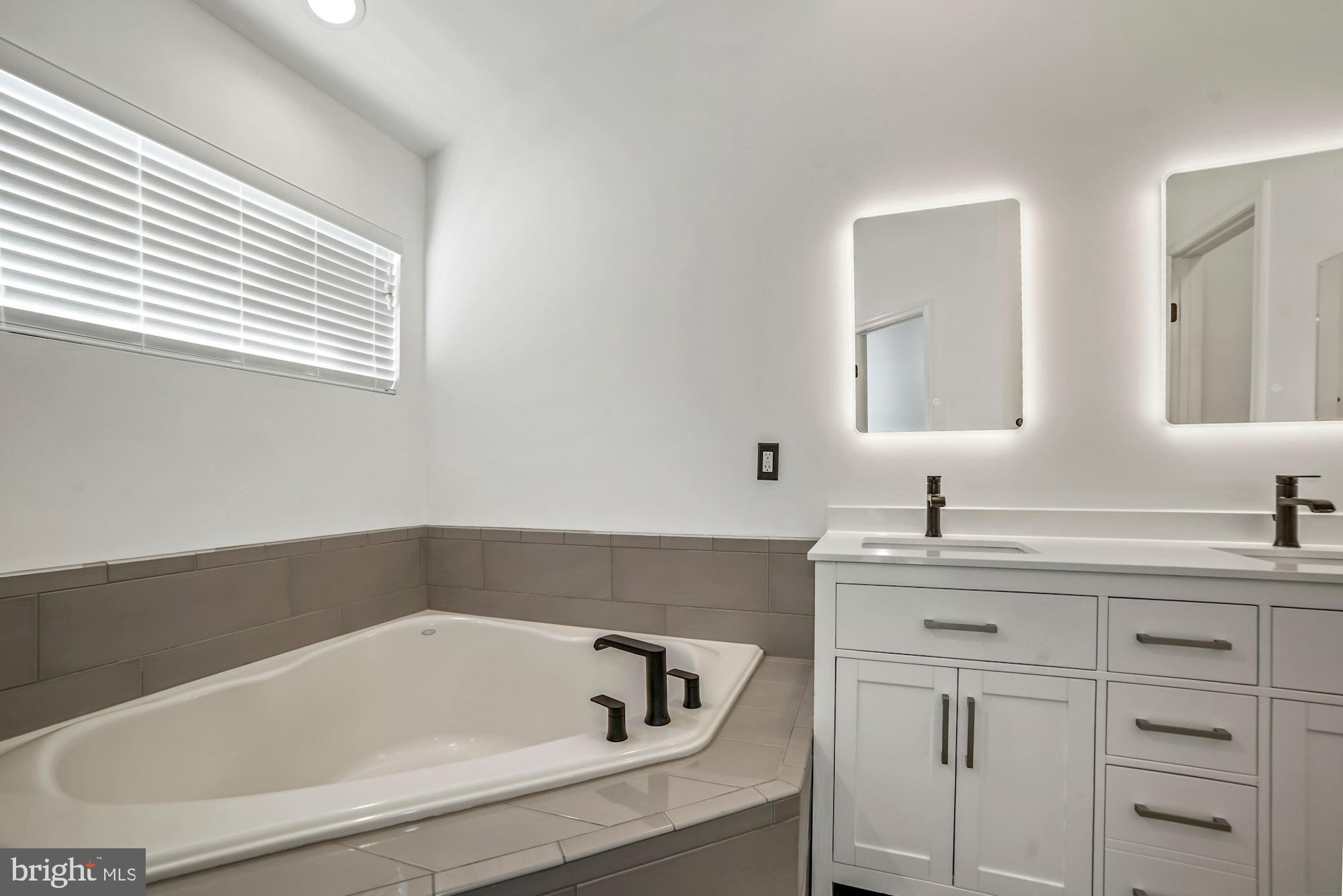 9153 Ribbon Falls Loop Bristow, VA 20136 - Photo 18 of 31 Gallery Image 18