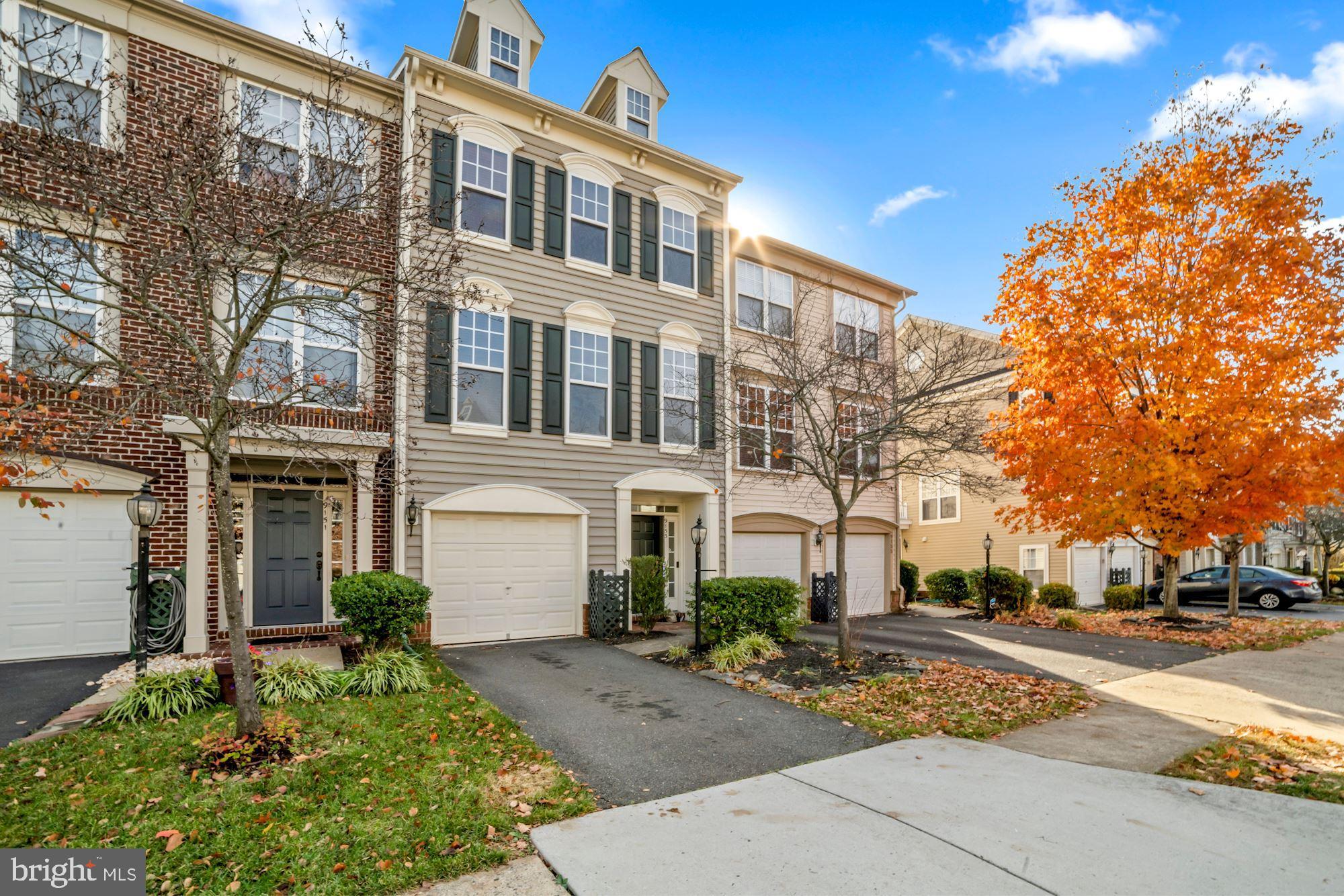 9153 Ribbon Falls Loop Bristow, VA 20136 - Photo 2 of 31 Gallery Image 2