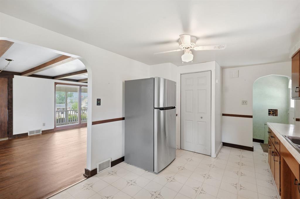2913 Conway Wallrose Road Baden, PA 15005 - Photo 15 of 46
