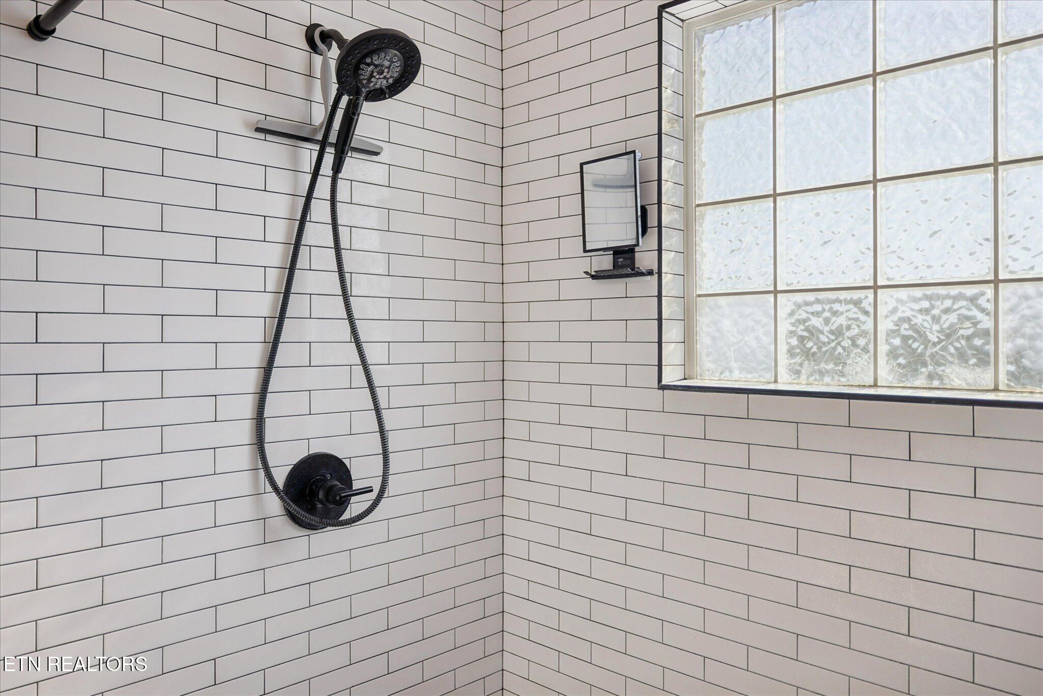 1862 Ridge Creek Lane Knoxville, TN 37938 - Photo 22 of 35 26-IMG_0061