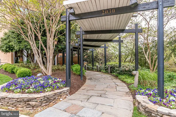 $219,000 | 2030 North Adams Street, Unit 1112, Arlington, VA 22201