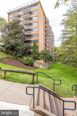 $219,000 | 2030 North Adams Street, Unit 1112, Arlington, VA 22201