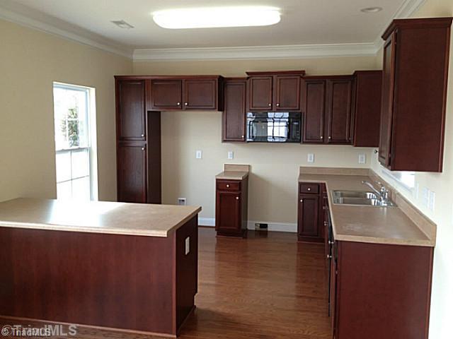 3449 Core Avenue High Point, NC 27265 - Photo 4 of 15 Kitchen.
