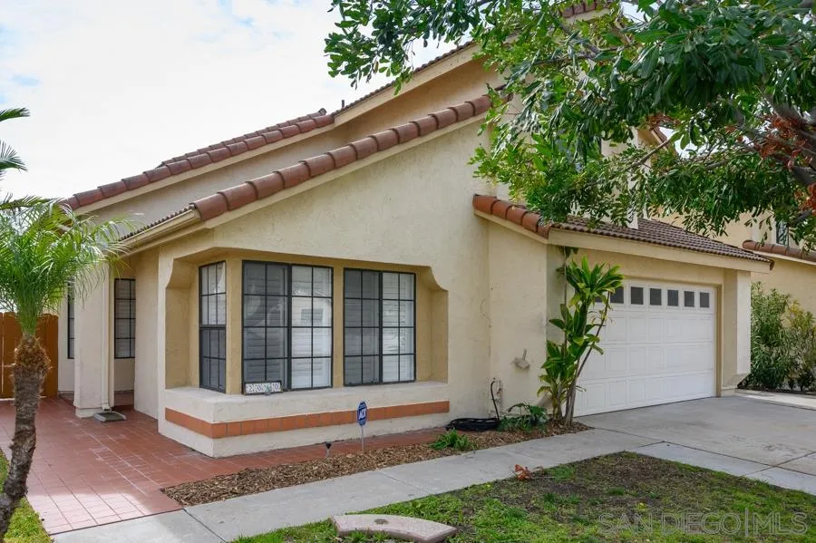 2060 Crosscreek Road Chula Vista, CA 91913 - Photo 4 of 37 Gallery Image 4