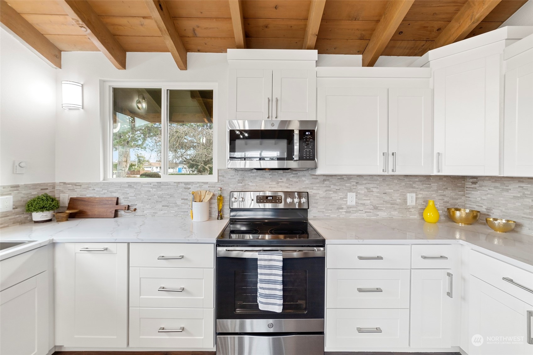8104 Cowichan Road Blaine, WA 98230 - Photo 9 of 40 Gallery Image 9