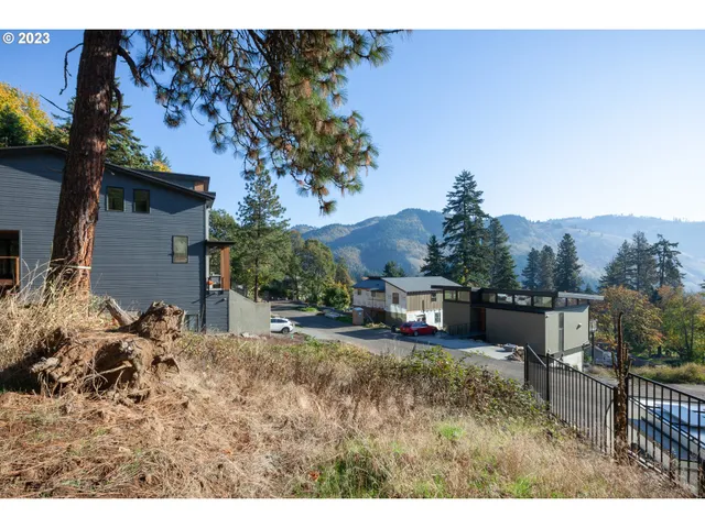 a view of a outdoor space