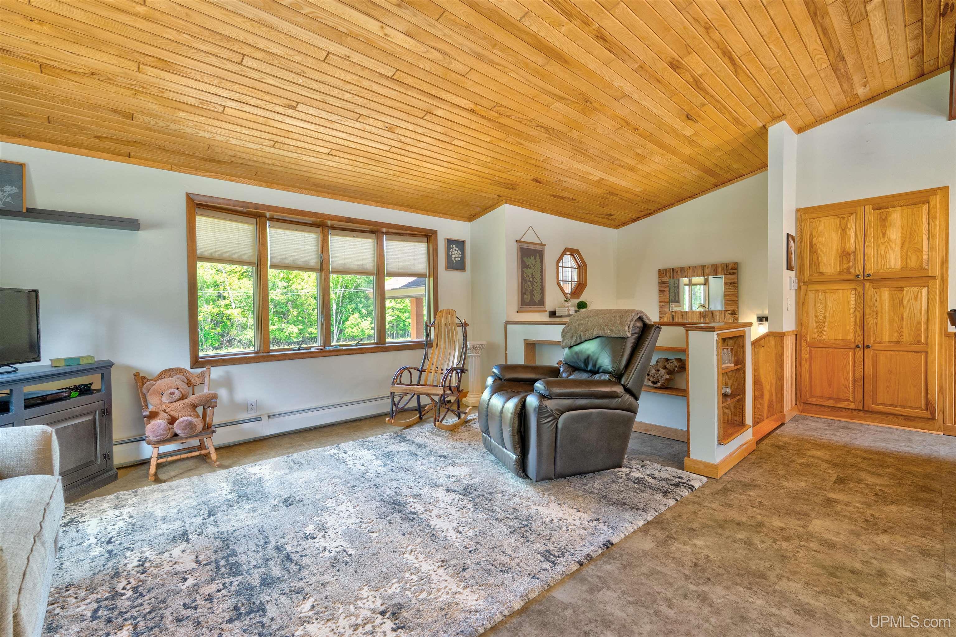 506 N East Gulliver Lake Road Gulliver, MI 49840 - Photo 10 of 46