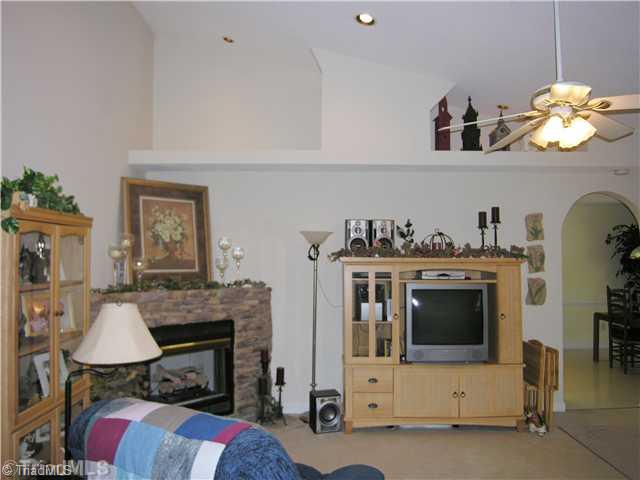 5350 Springhouse Farm Road Winston-Salem, NC 27107 - Photo 5 of 14 Den/Family/Great Room.