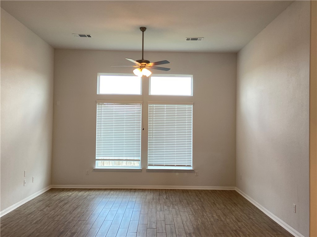 481 Leadtree Loop Buda, TX 78610 - Photo 13 of 26