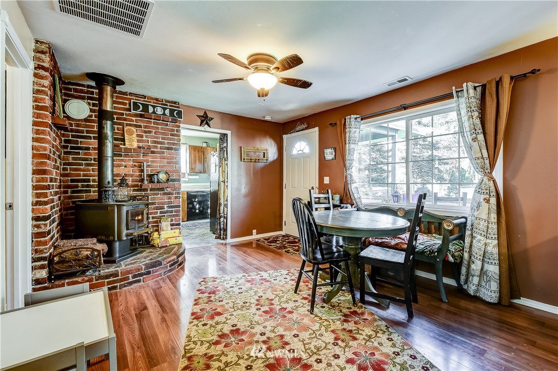 8426 Vernon Road Lake Stevens, WA 98258 - Photo 3 of 28 Gallery Image 3