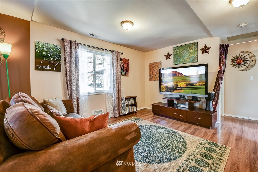 8426 Vernon Road Lake Stevens, WA 98258 - Photo 6 of 28 Gallery Image 6