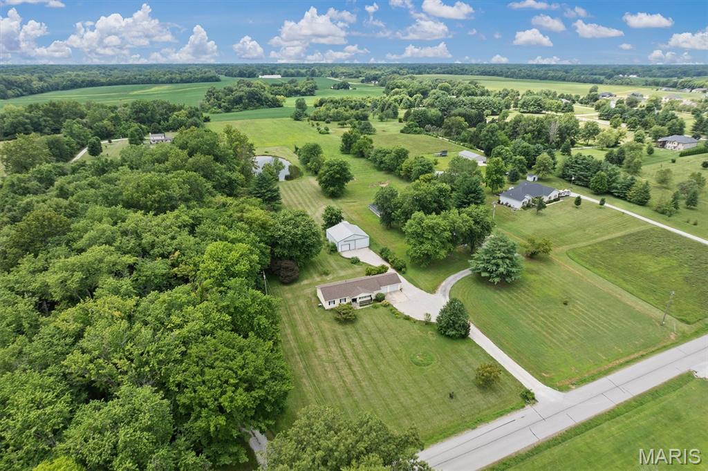 8752 Old Lebanon Troy Road Troy, IL 62294 - Photo 3 of 49