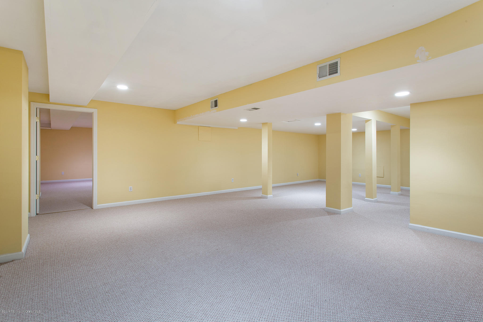 43 Cambridge Road Freehold, NJ 07728 - Photo 14 of 25 Redfin Kathy Froelich - 43 Cambridge Rd,