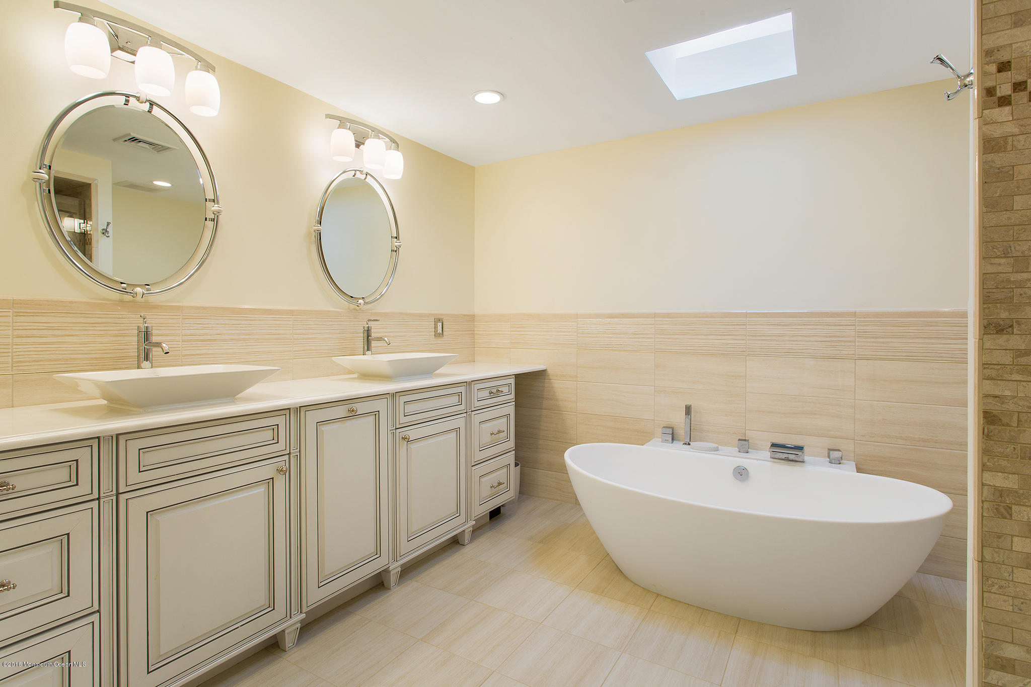 43 Cambridge Road Freehold, NJ 07728 - Photo 17 of 25 Redfin Kathy Froelich - 43 Cambridge Rd,