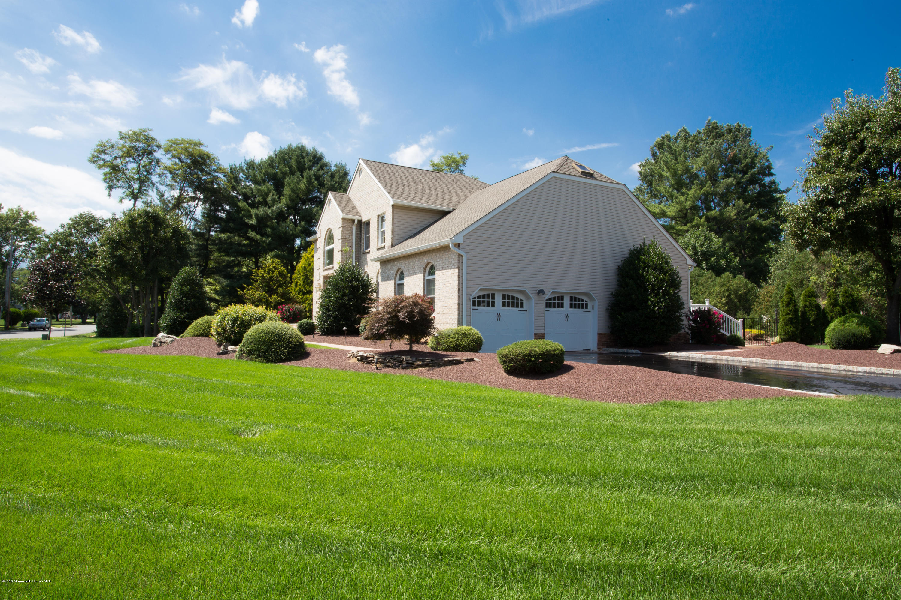 43 Cambridge Road Freehold, NJ 07728 - Photo 3 of 25 Redfin Kathy Froelich - 43 Cambridge Rd,