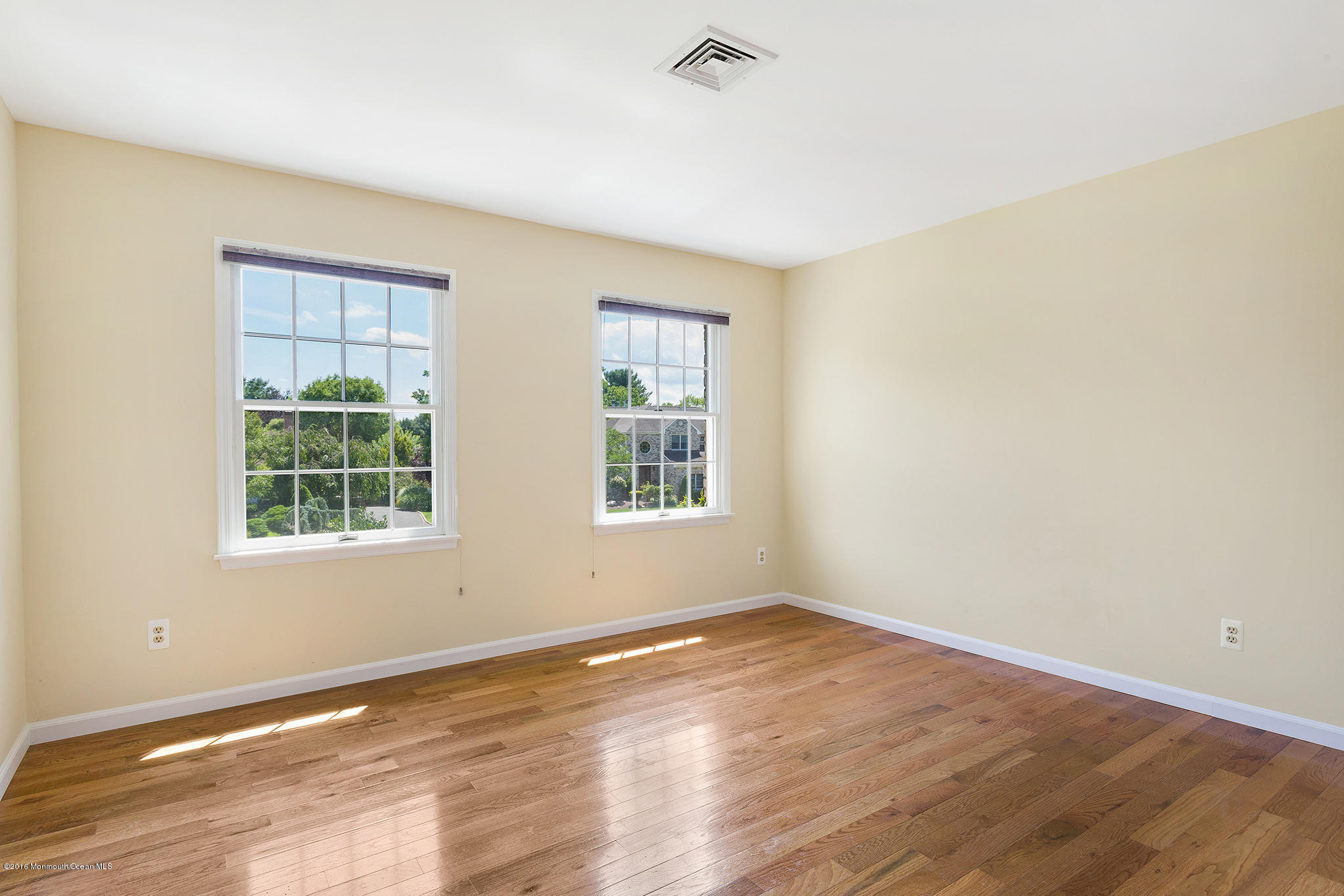 43 Cambridge Road Freehold, NJ 07728 - Photo 21 of 25 Redfin Kathy Froelich - 43 Cambridge Rd,