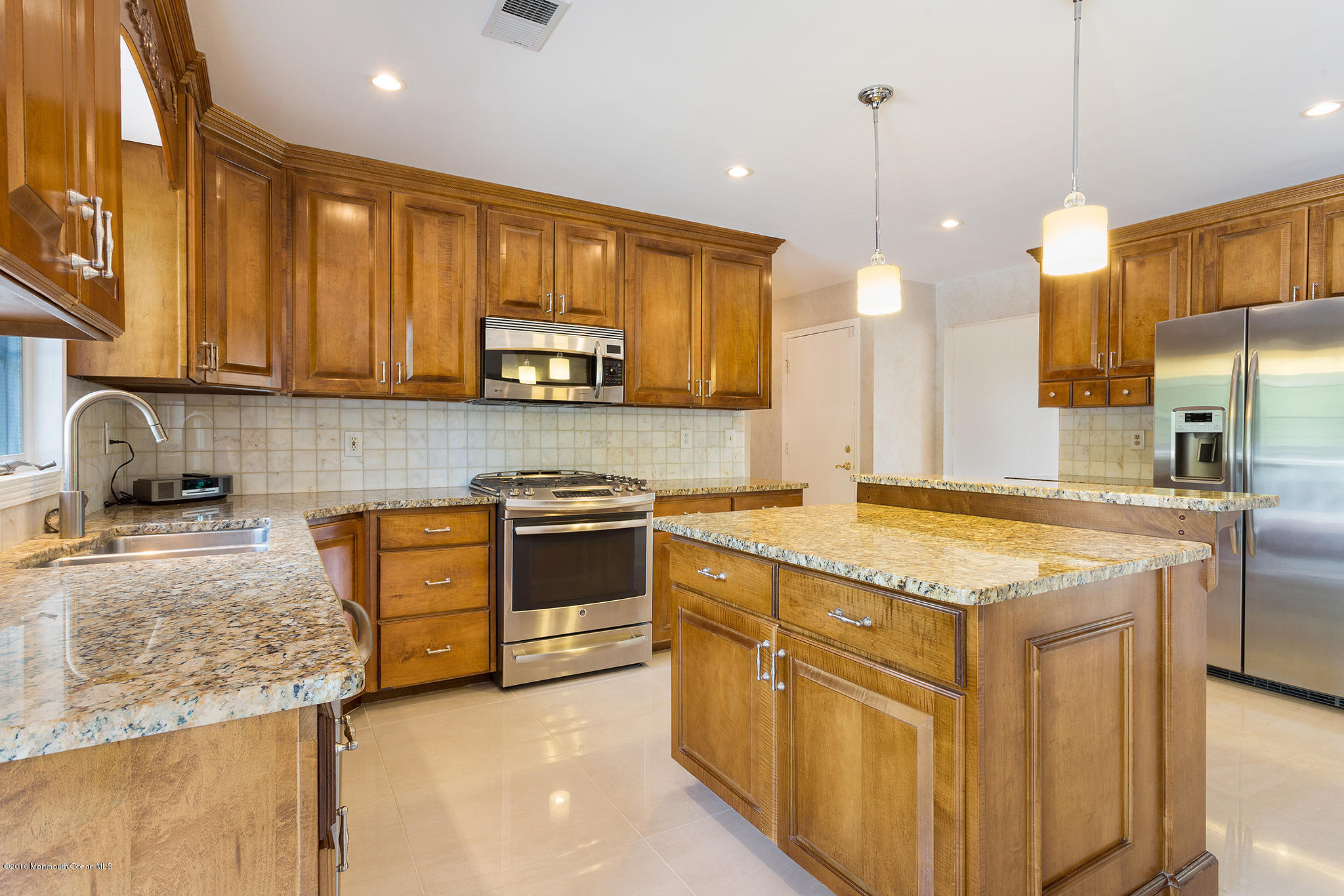 43 Cambridge Road Freehold, NJ 07728 - Photo 9 of 25 Redfin Kathy Froelich - 43 Cambridge Rd,