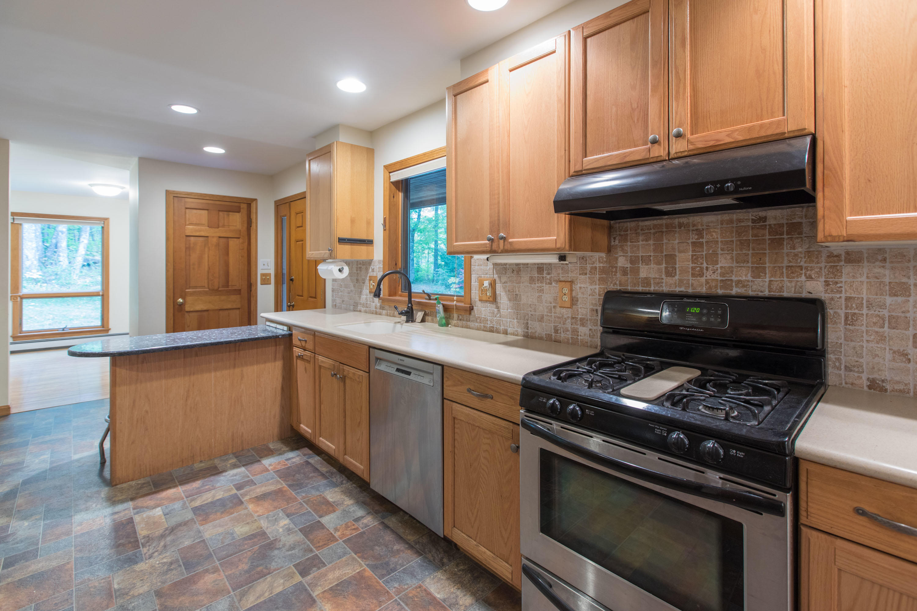 279 Melvin Heights Road Camden, ME 04843 - Photo 9 of 42 8O8A0100