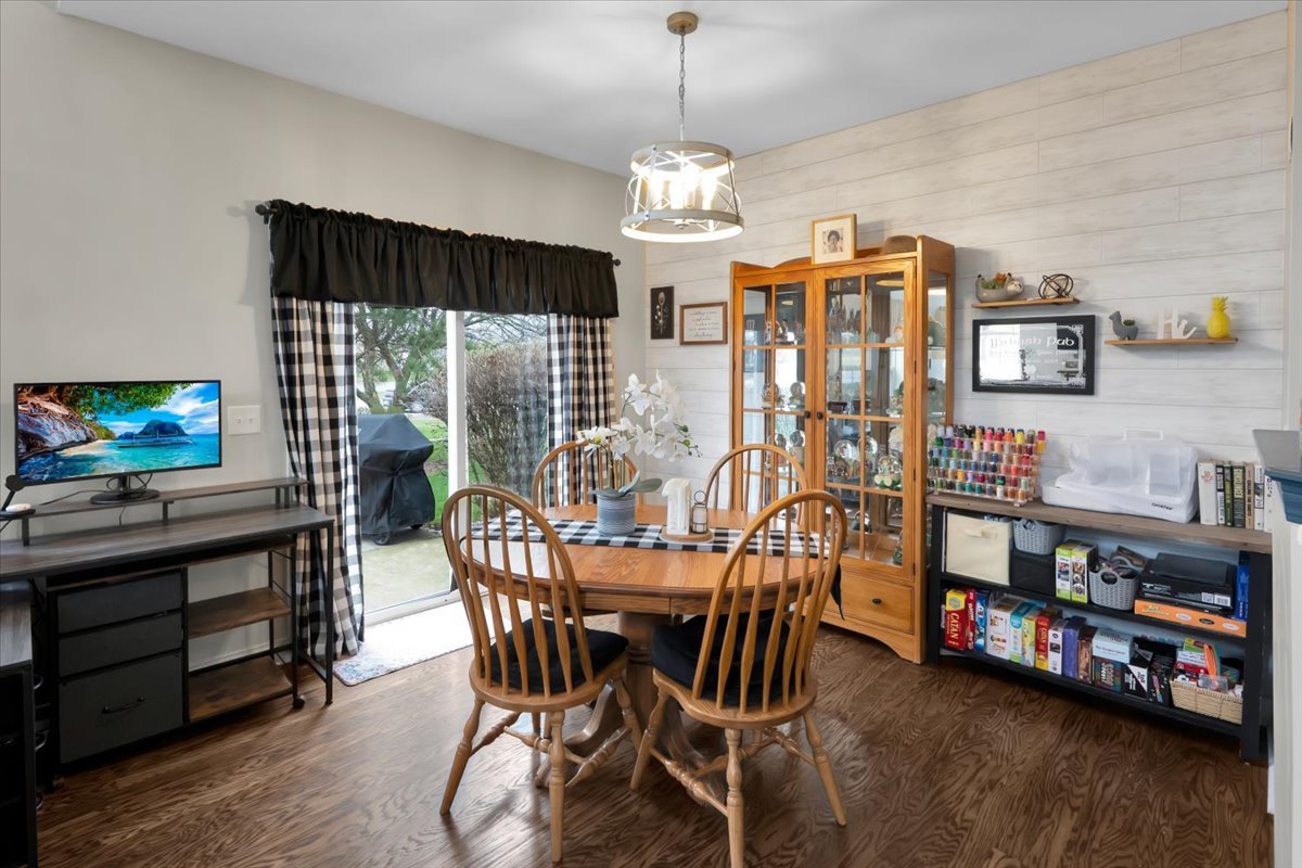 16501 Nottingham Court Lockport, IL 60441 - Photo 20 of 44 a view of a dining room with furniture and wooden floor