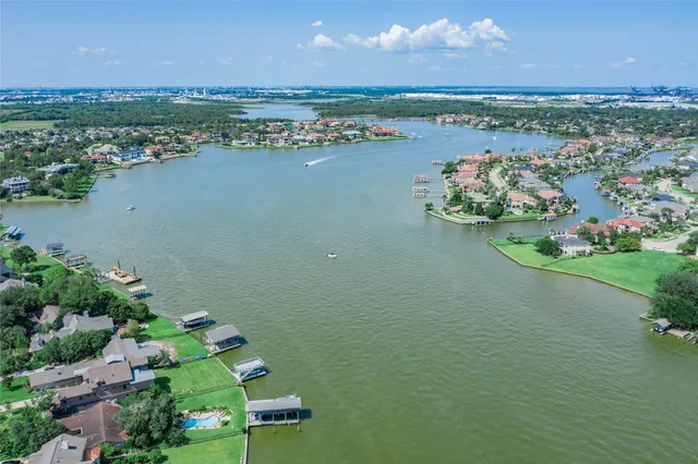 $7,000 | 1623 Lake Arbor Drive, El Lago, TX 77586