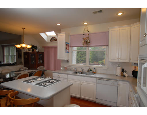 40 Aldrich Road Canton, MA 02021 - Photo 5 of 12 Gallery Image 5