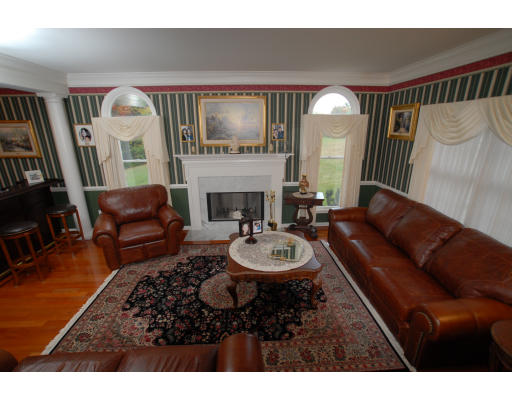 40 Aldrich Road Canton, MA 02021 - Photo 7 of 12 Gallery Image 7