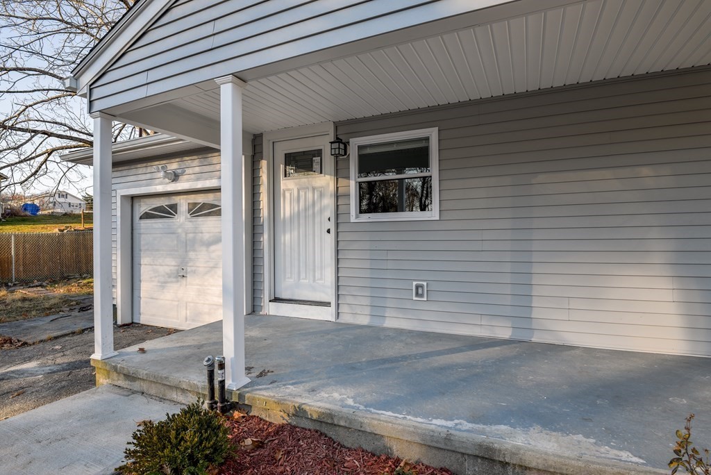 32 Brook Street Webster, MA 01570 - Photo 4 of 25