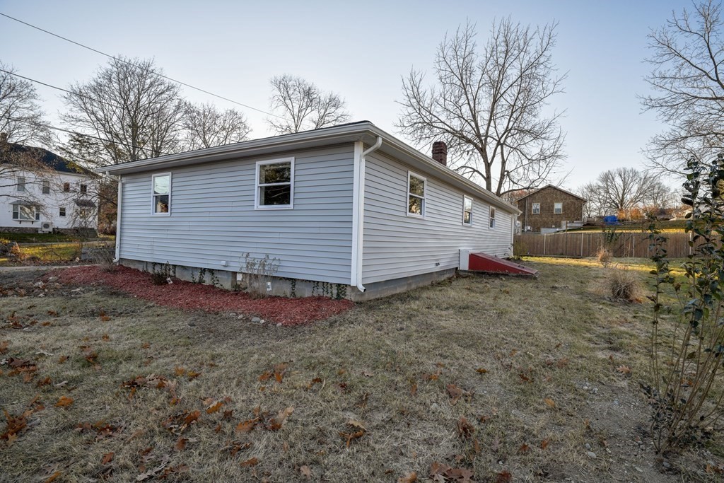 32 Brook Street Webster, MA 01570 - Photo 5 of 25