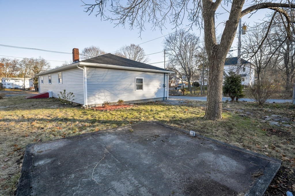 32 Brook Street Webster, MA 01570 - Photo 6 of 25