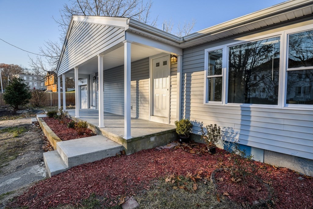 32 Brook Street Webster, MA 01570 - Photo 7 of 25