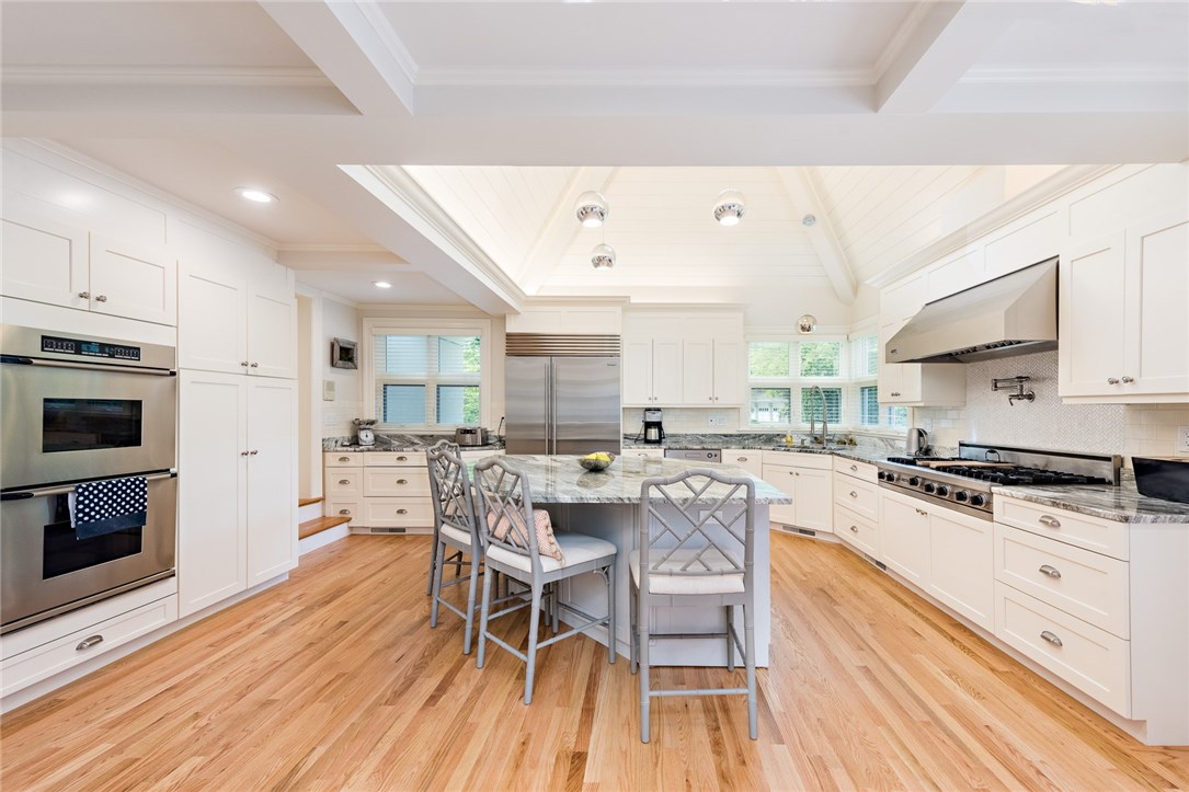 30 Angell Court Warwick, RI 02889 - Photo 13 of 40